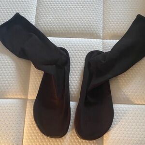 Yeezy Black Slip-ons